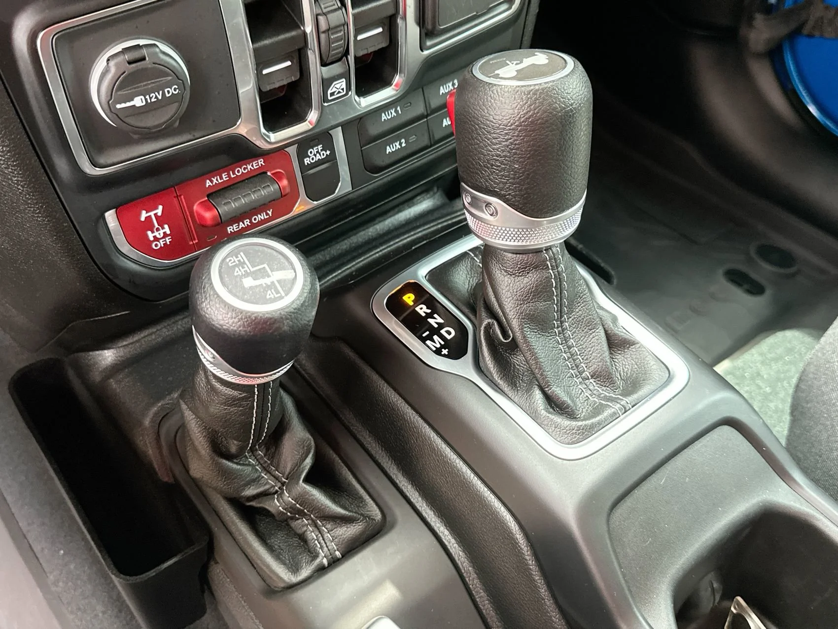 Used 2024 Hydro Blue Pearl Coat Jeep Sport image 19