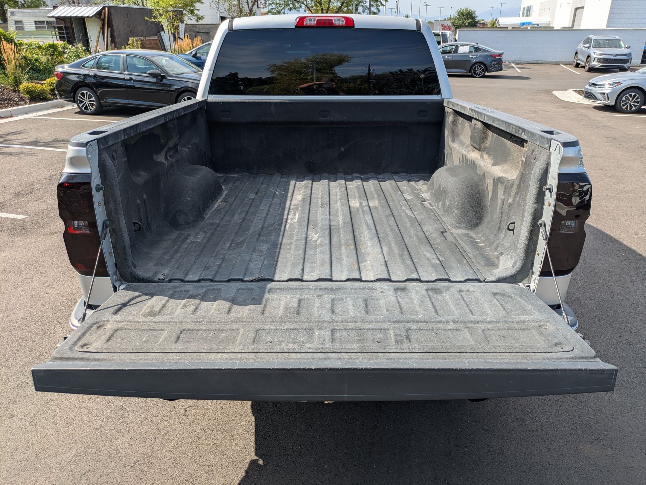 Used 2017 Silver Ice Metallic Chevrolet LT image 26