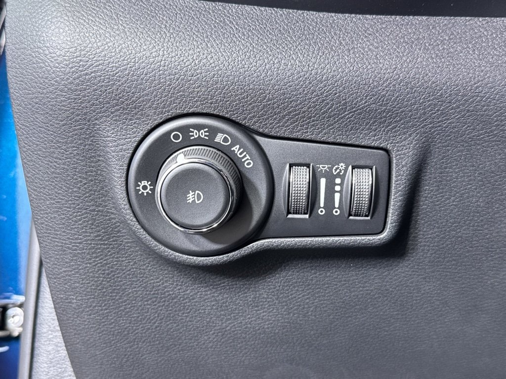 New 2026 Fathom Blue Pearl Coat Jeep Limited image 30