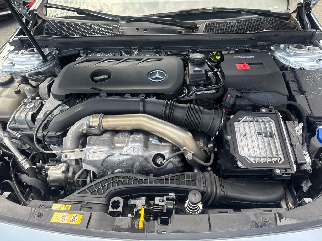 Used 2025  Mercedes-Benz CLA 250 image 32