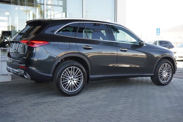 New 2026 Graphite Grey Metallic Mercedes-Benz GLC 300 image 42