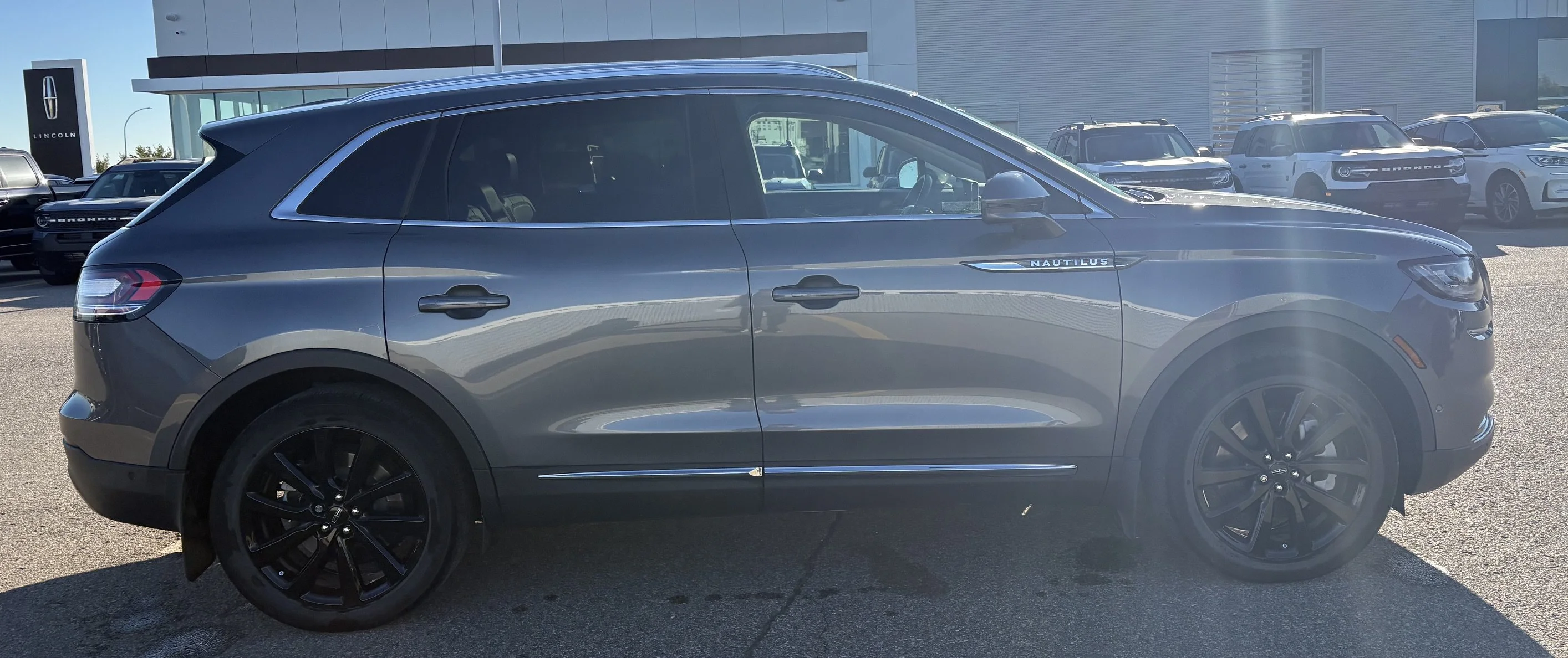 Used 2023 GRAY Lincoln RESERVE AWD image 6