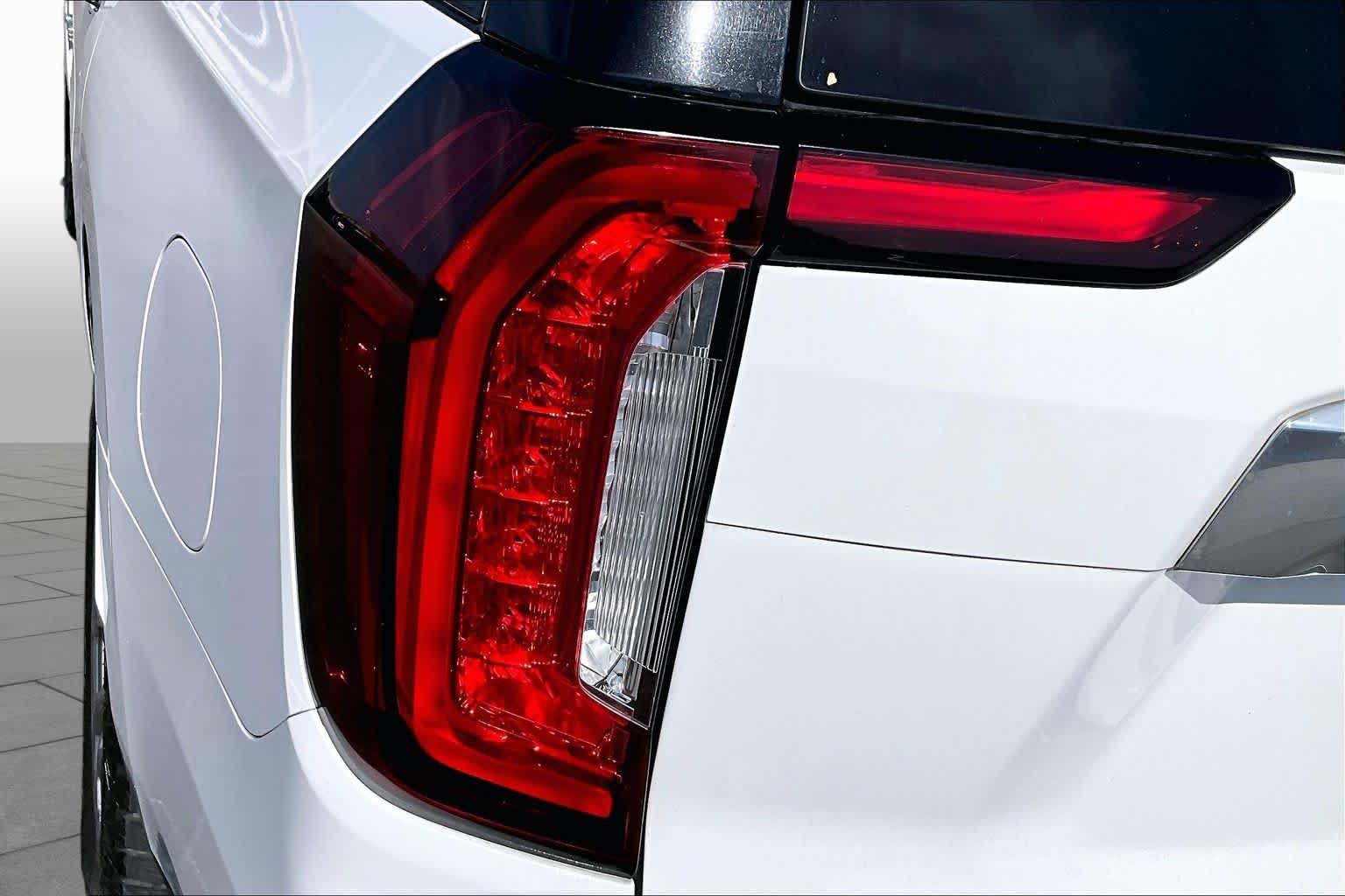 Used 2021 Summit White GMC Denali image 26