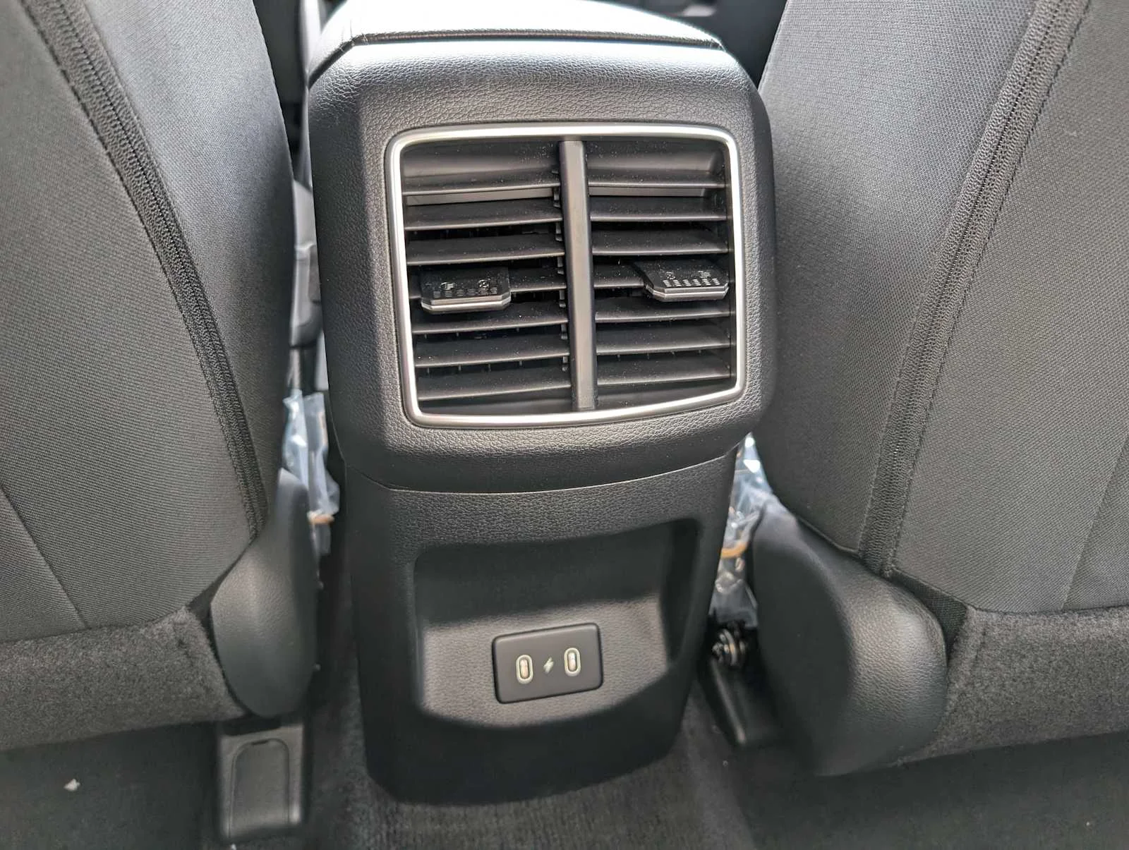 New 2026 Glacial White Pearl Kia LX image 15