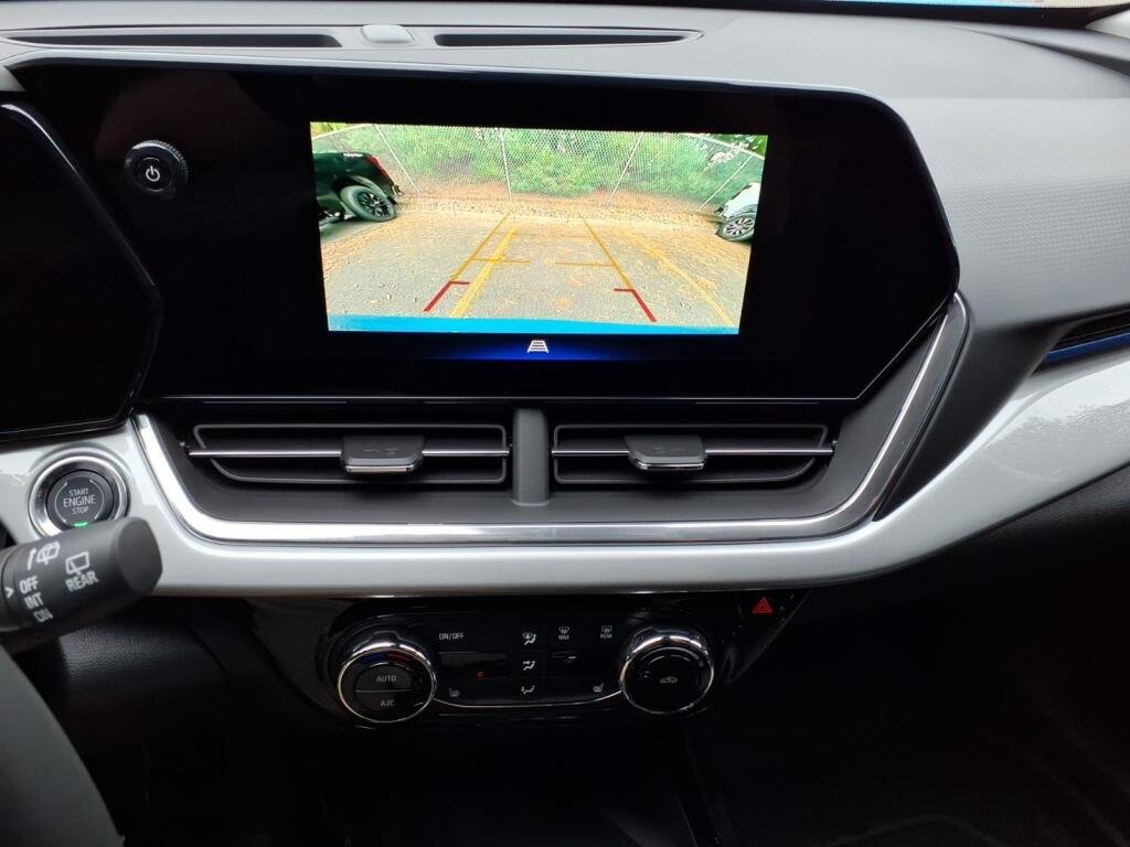 2026 Chevrolet Trax LT - Photo 9