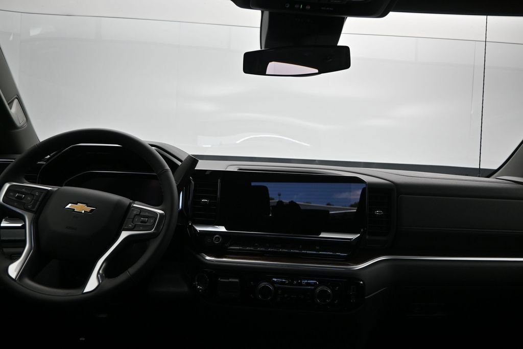 New 2026 Summit White Chevrolet LT (2FL) image 19
