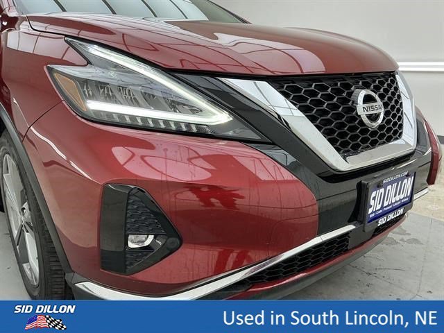 Used 2020 Cayenne Red Metallic Nissan Platinum image 25