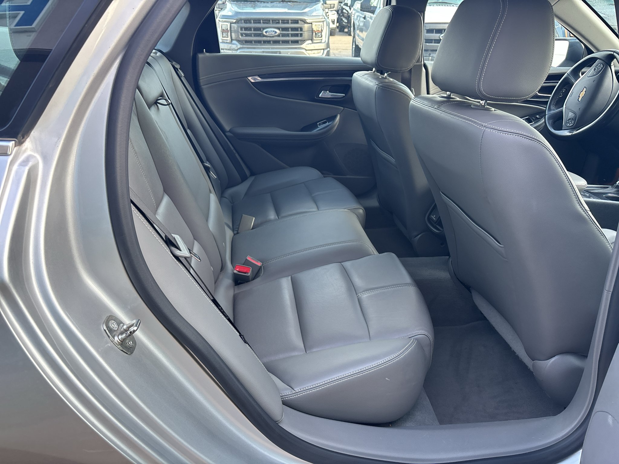 Used 2017 Silver Ice Metallic Chevrolet LT image 8