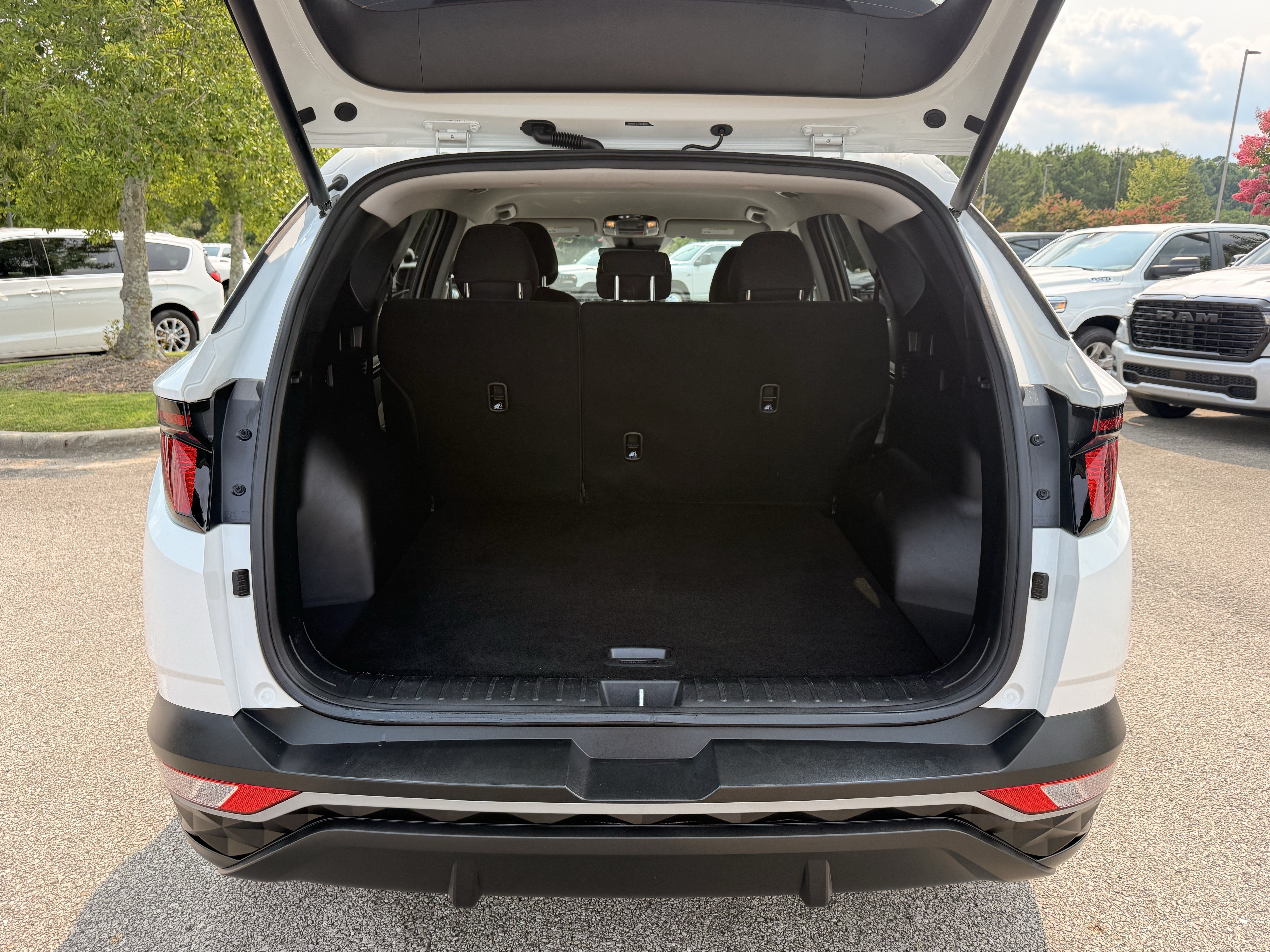 Used 2024 White Pearl Hyundai SEL image 21