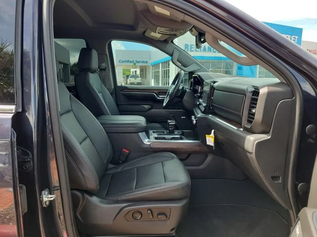 Used 2023 Silver GMC SLT image 16