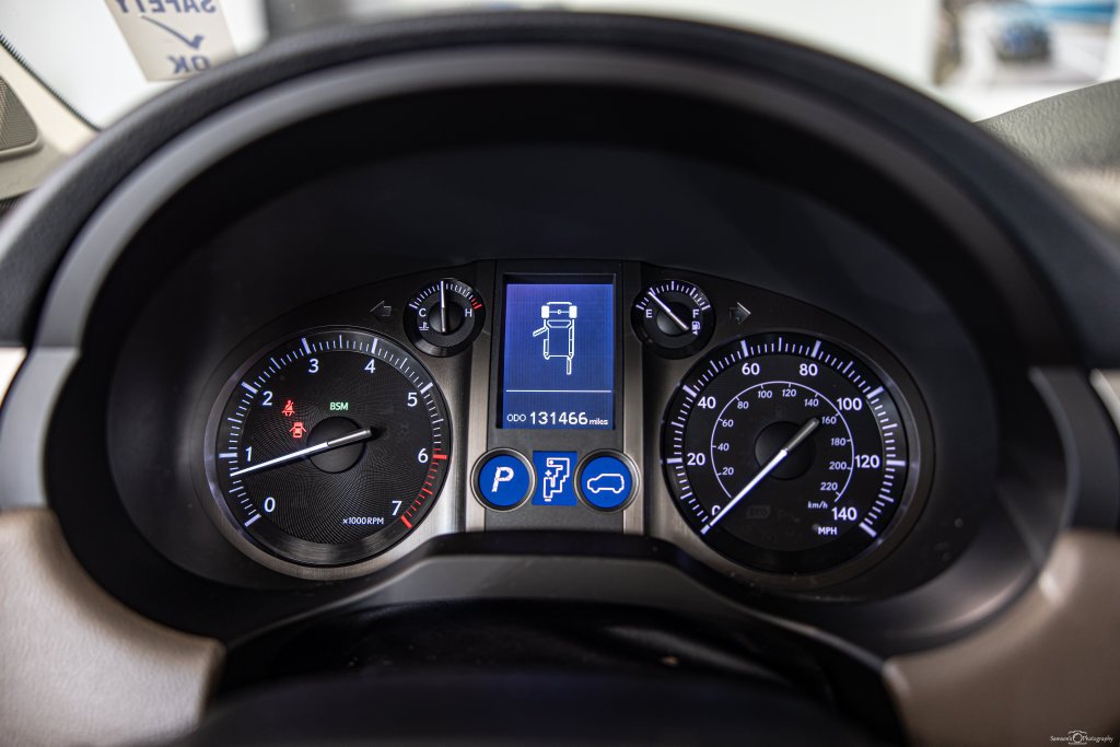 Used 2018 Red Lexus 460 image 22