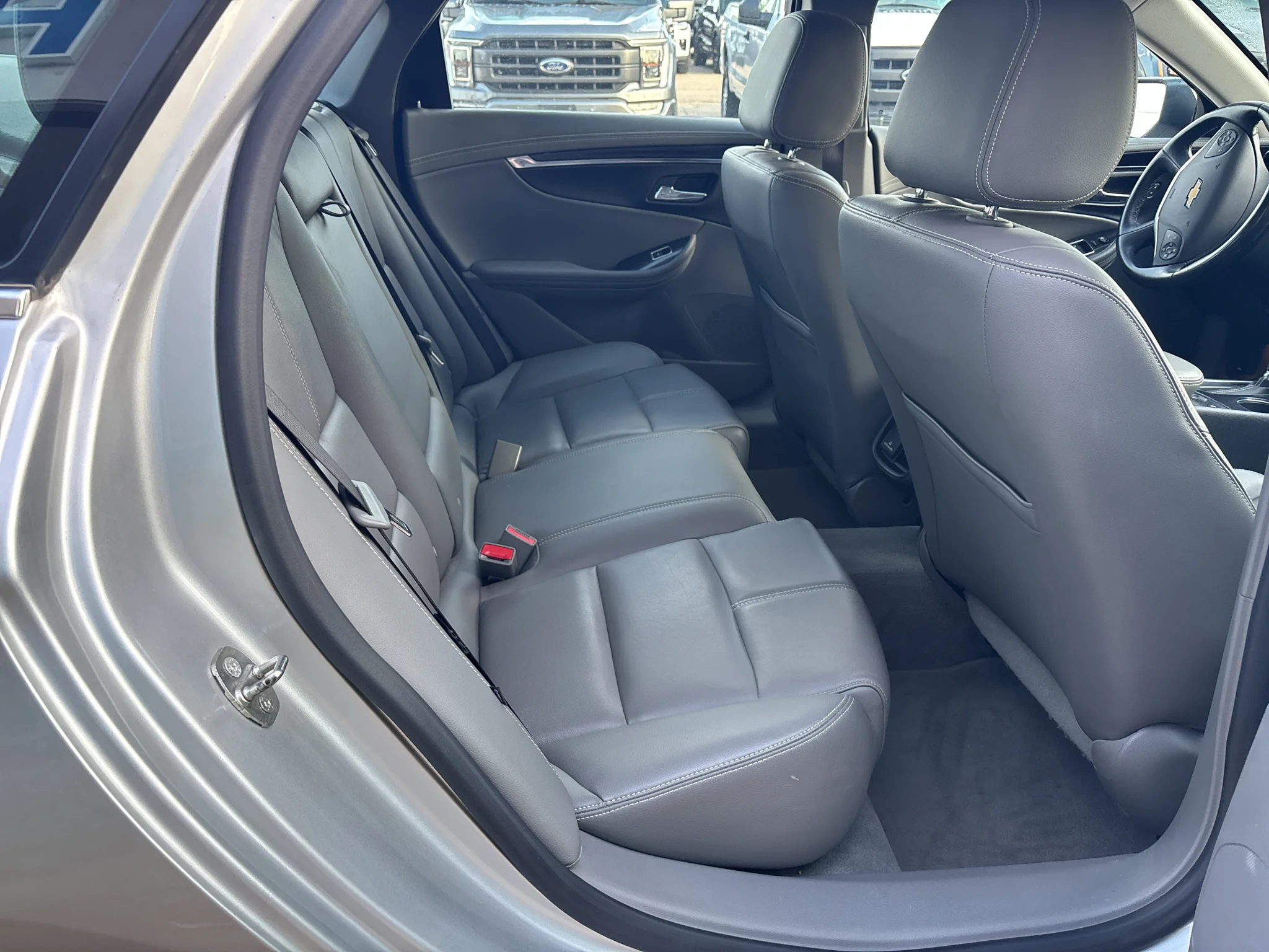 Used 2017 Silver Ice Metallic Chevrolet LT image 8