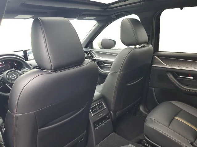 Used 2025 Platinum Quartz Mazda S Premium Package image 29