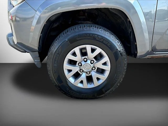 Used 2016 Gray Toyota SR5 image 39