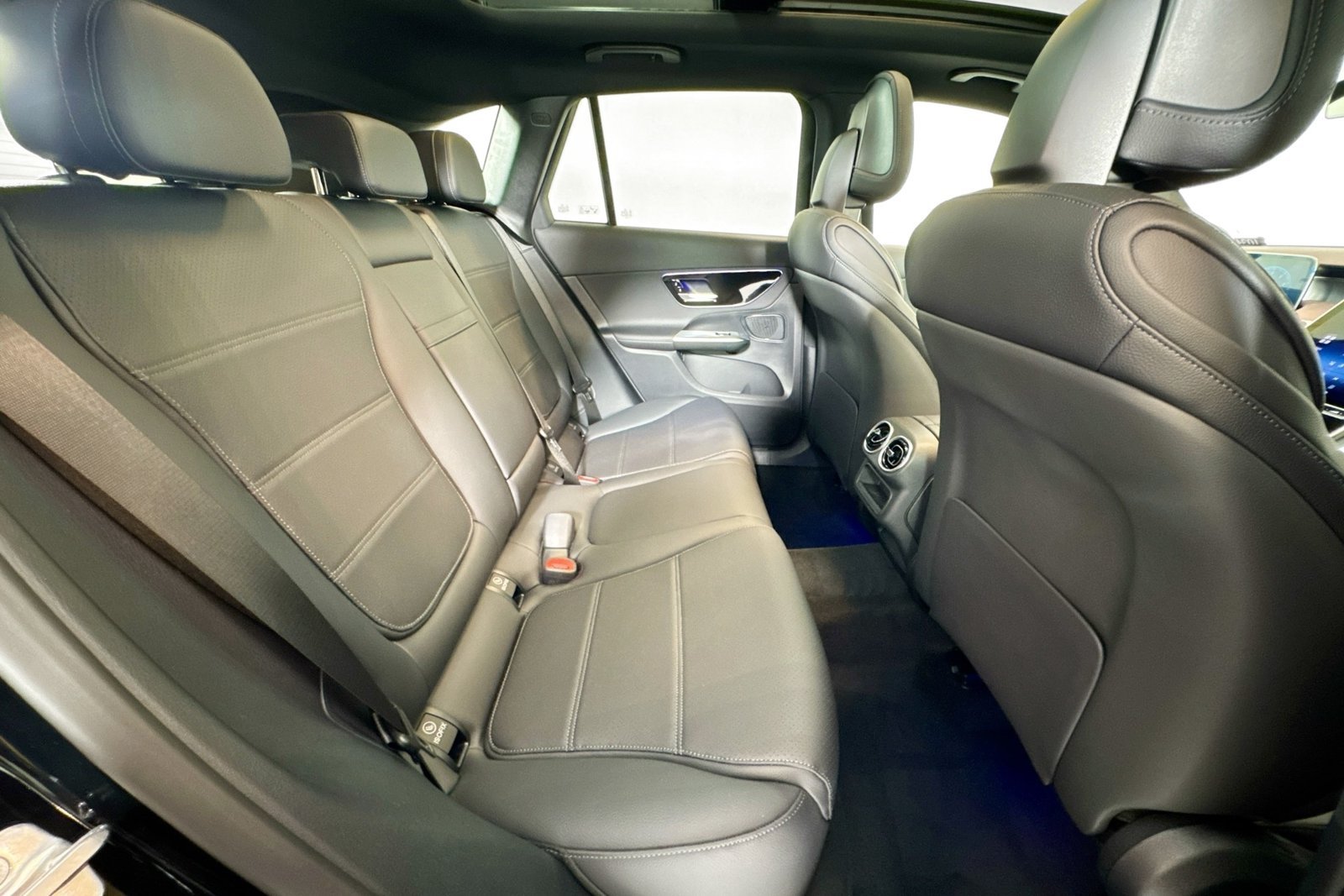 New 2026 Black Mercedes-Benz GLC 300 image 25