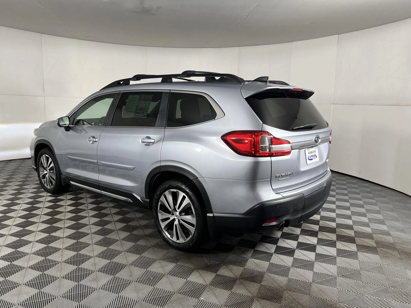 Used 2020 Ice Silver Metallic Subaru Limited image 7