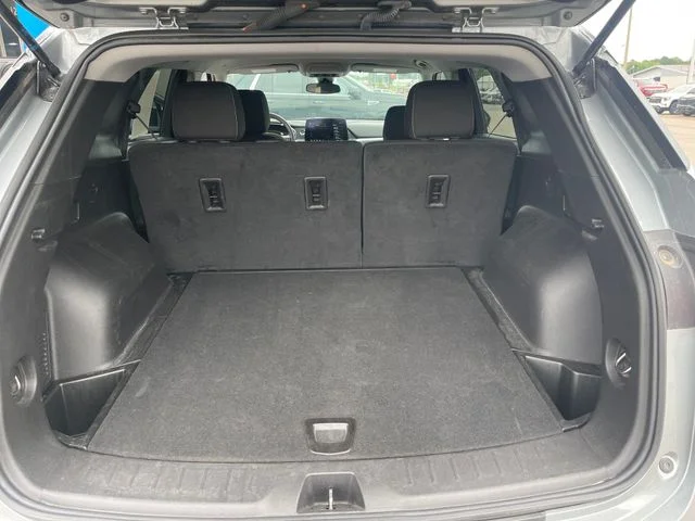 Used 2025 Gray Chevrolet LT image 27