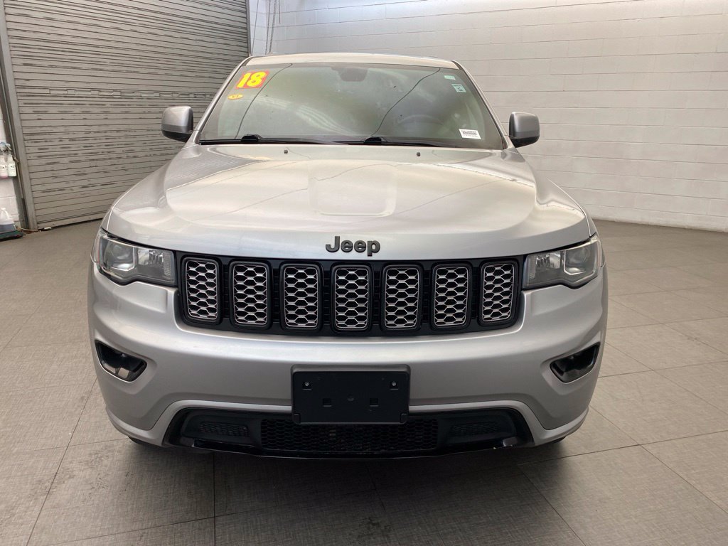 Used 2018 Silver Jeep Altitude image 2