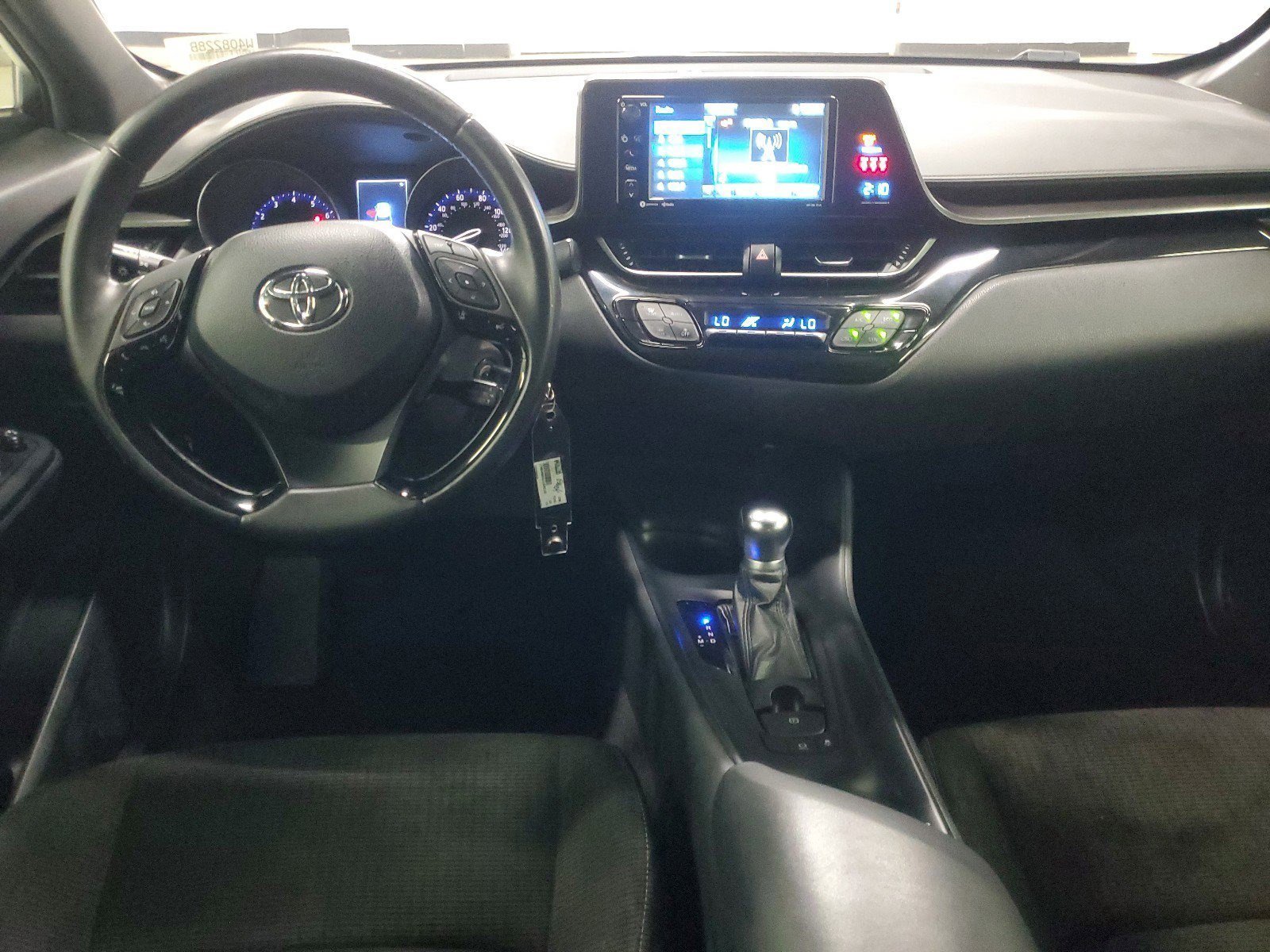 Used 2018 Blizzard Pearl Toyota XLE image 11