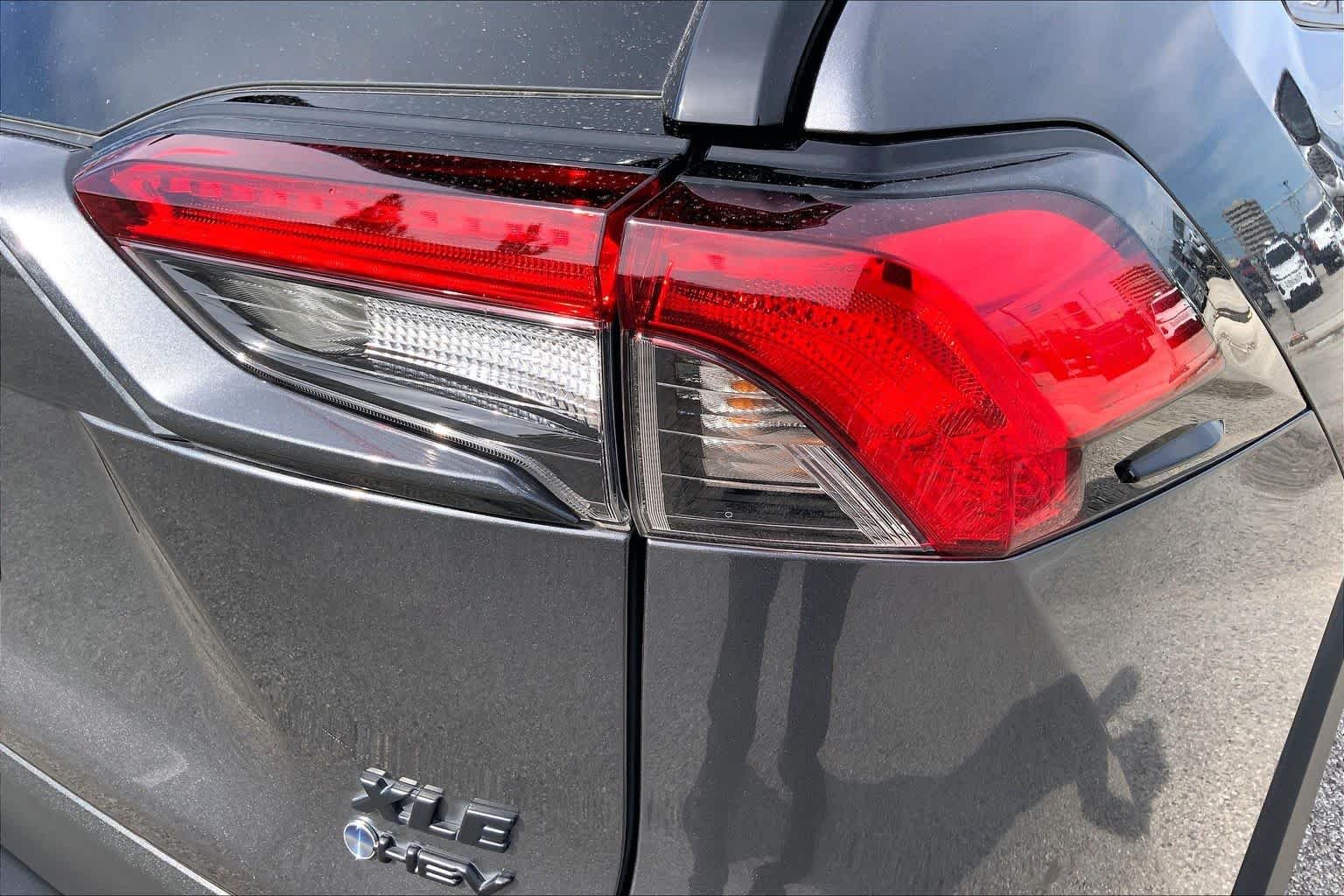 Used 2025 Magnetic Gray Metallic Toyota Hybrid XLE image 58