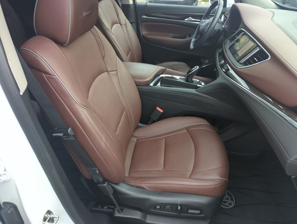 Used 2020 White Buick Avenir image 41