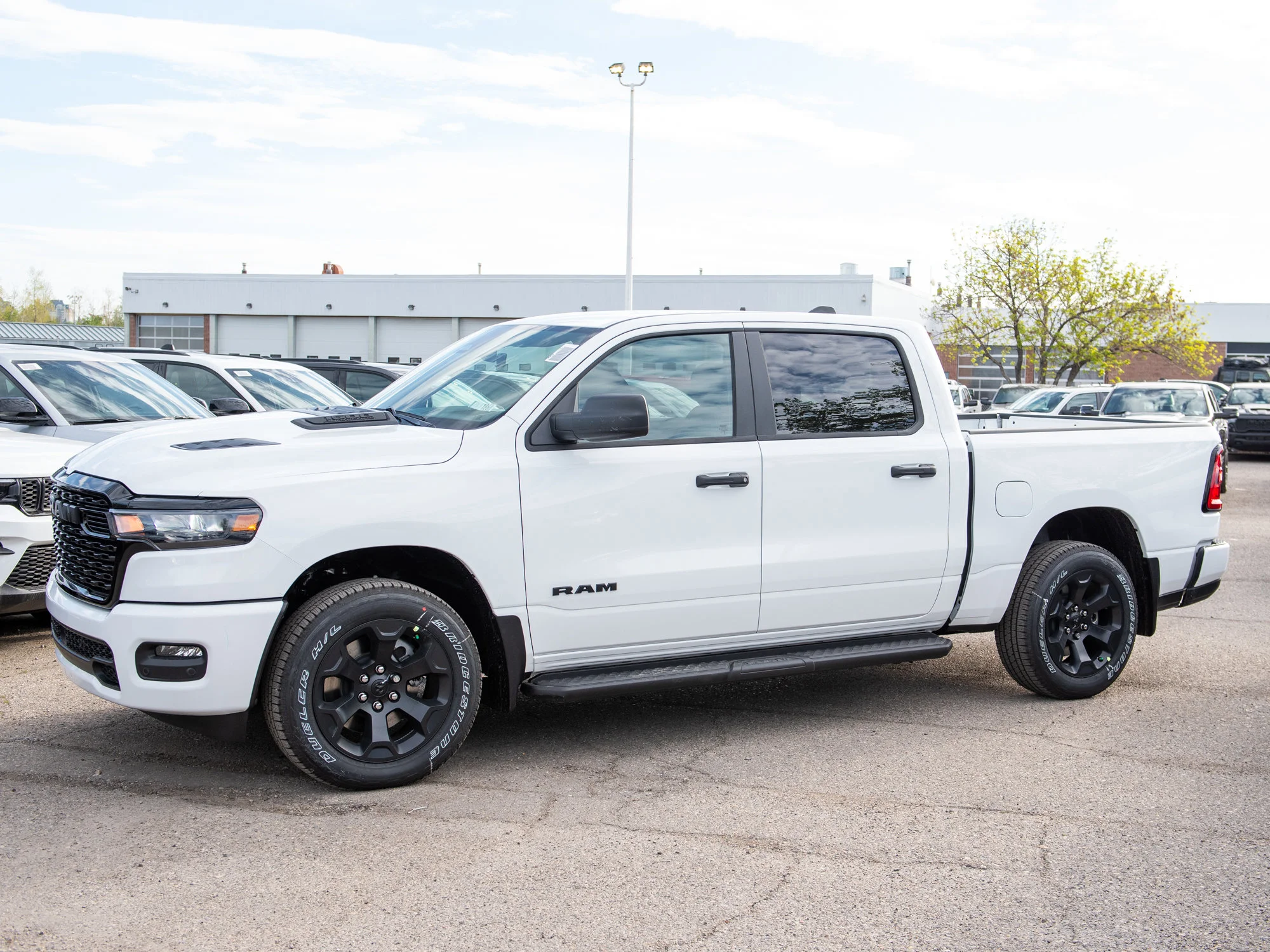 New 2026 White RAM Express* image 2