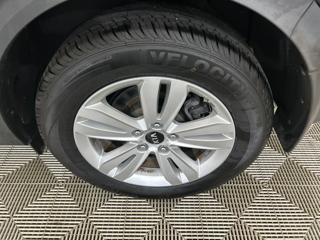 Used 2017 Red Kia LX image 10