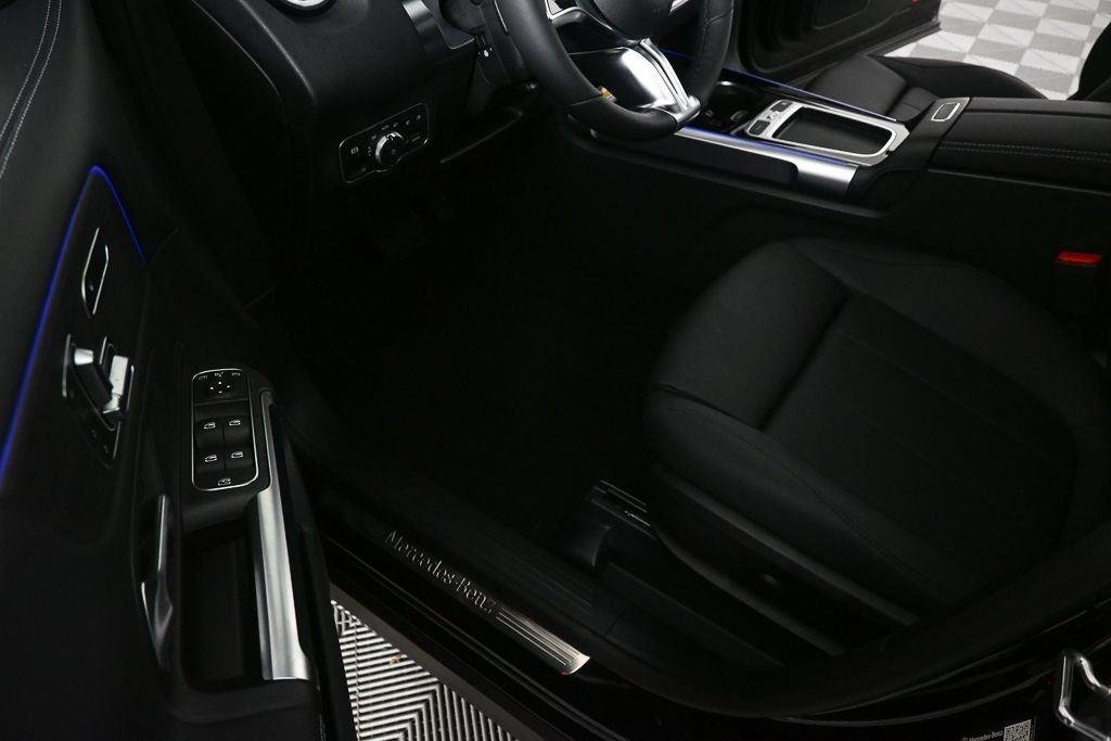 New 2026 Night Black Mercedes-Benz GLB 250 image 8