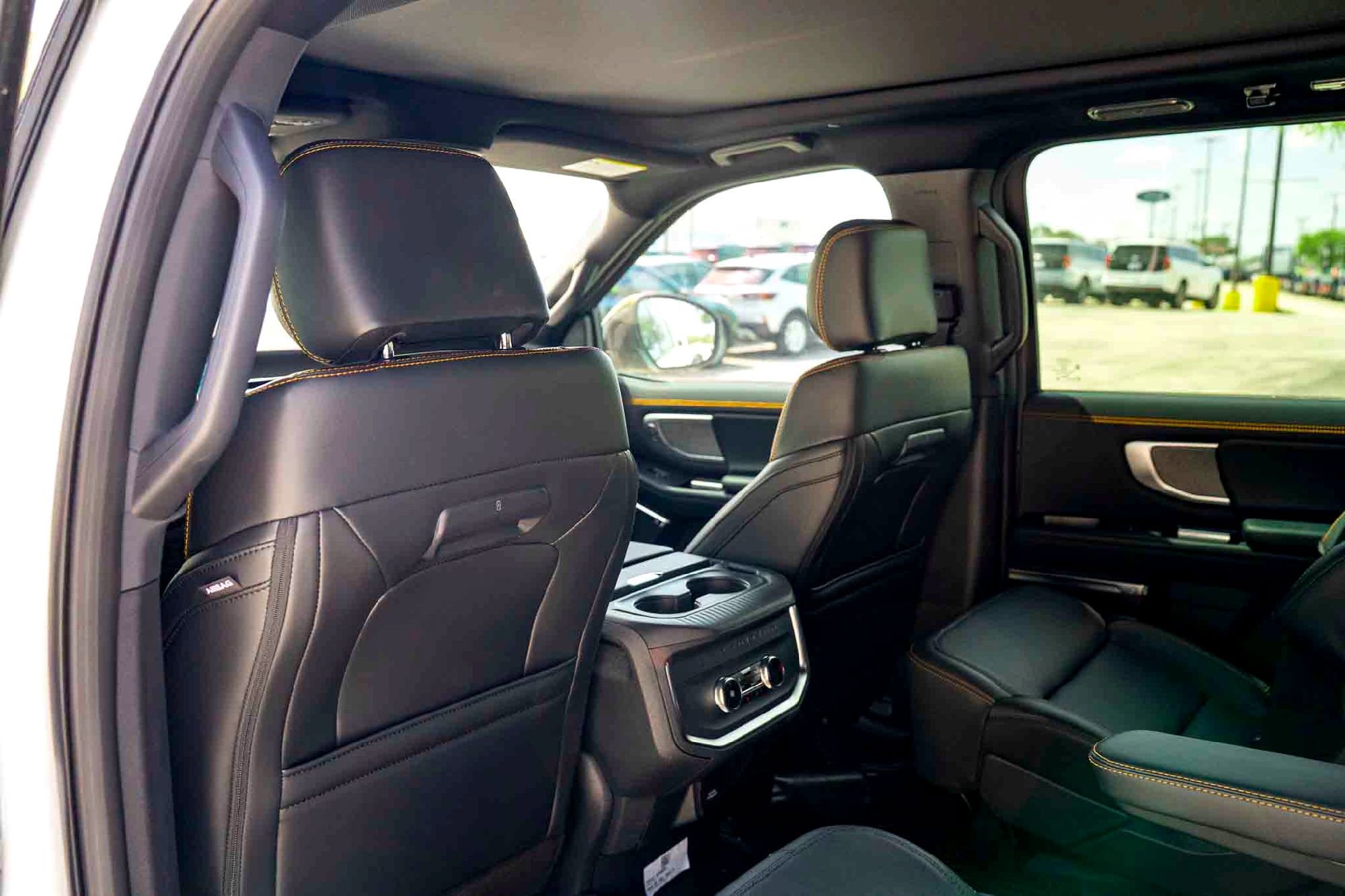 New 2025 Star White Metallic Tri-Coat Ford Tremor image 20