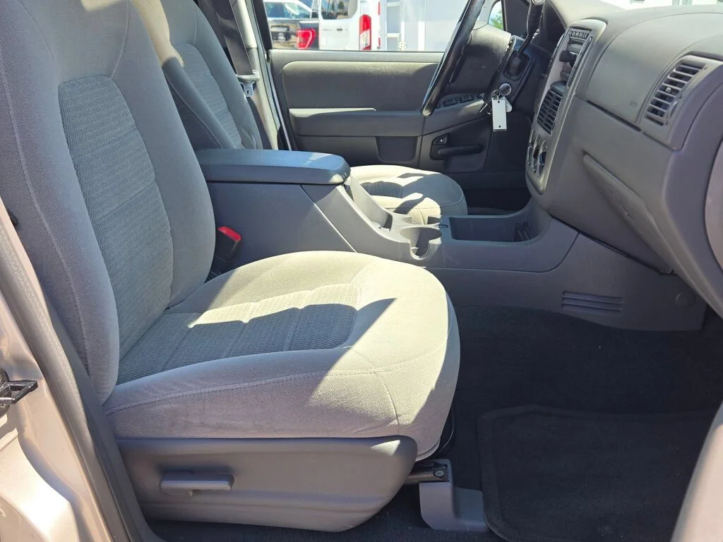 Used 2005 Silver Birch Clearcoat Metallic Ford XLT image 6