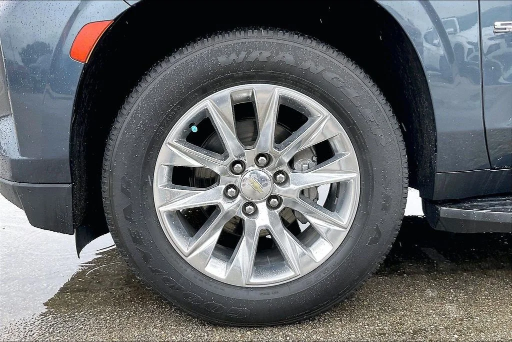 Used 2021 Gray Chevrolet Premier image 34