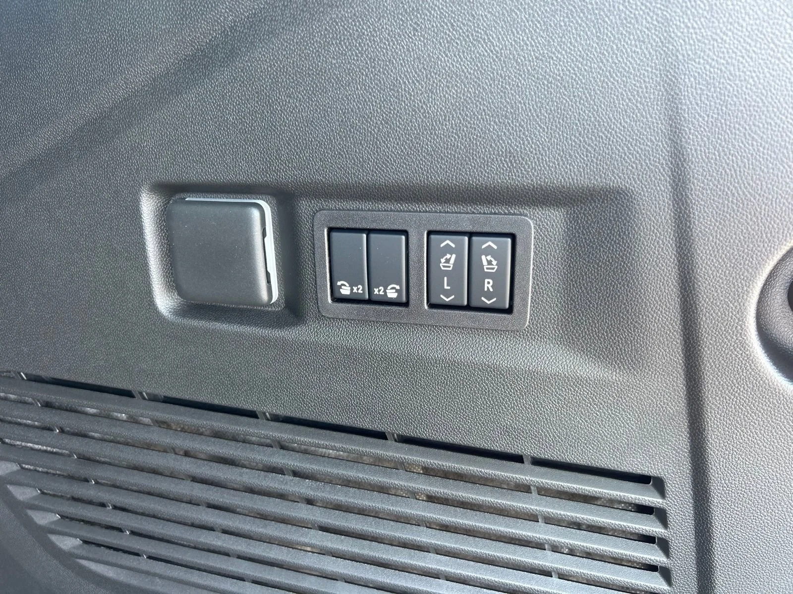 2025 Chevrolet Tahoe High Country - Photo 37