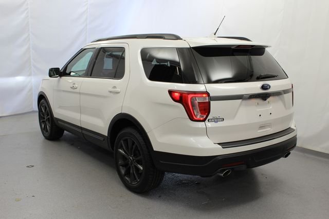Used 2018 White Platinum Tri-Coat Metallic Ford XLT image 6