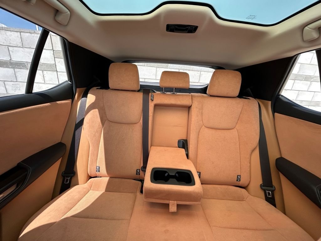 Used 2023 White Lexus 450e Luxury image 19