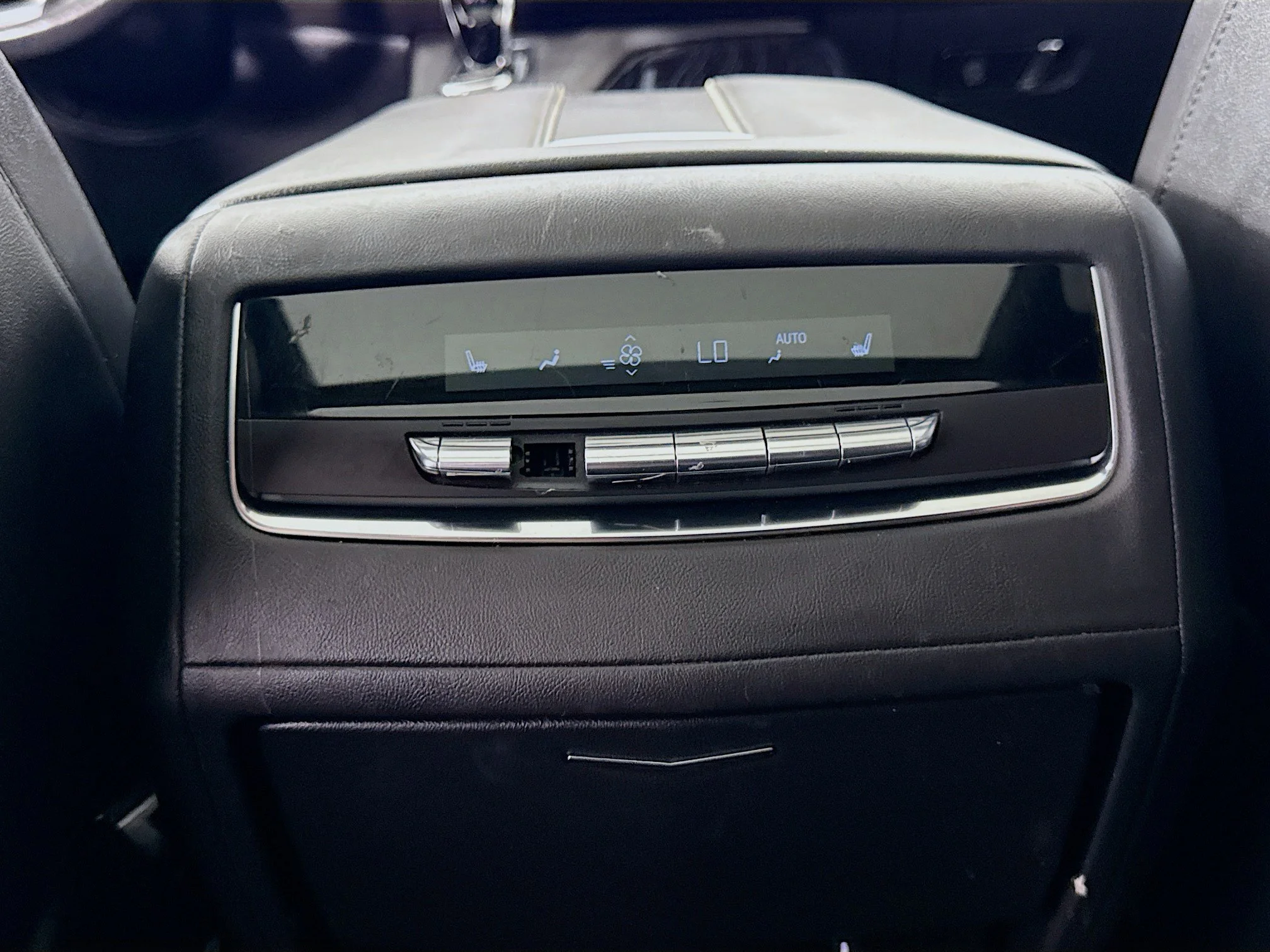 Used 2022 Crystal White Tricoat Cadillac Sport image 29