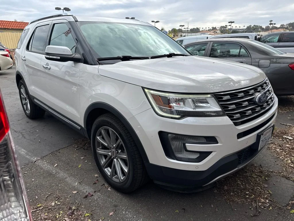 Used 2017 White Ford Limited image 20
