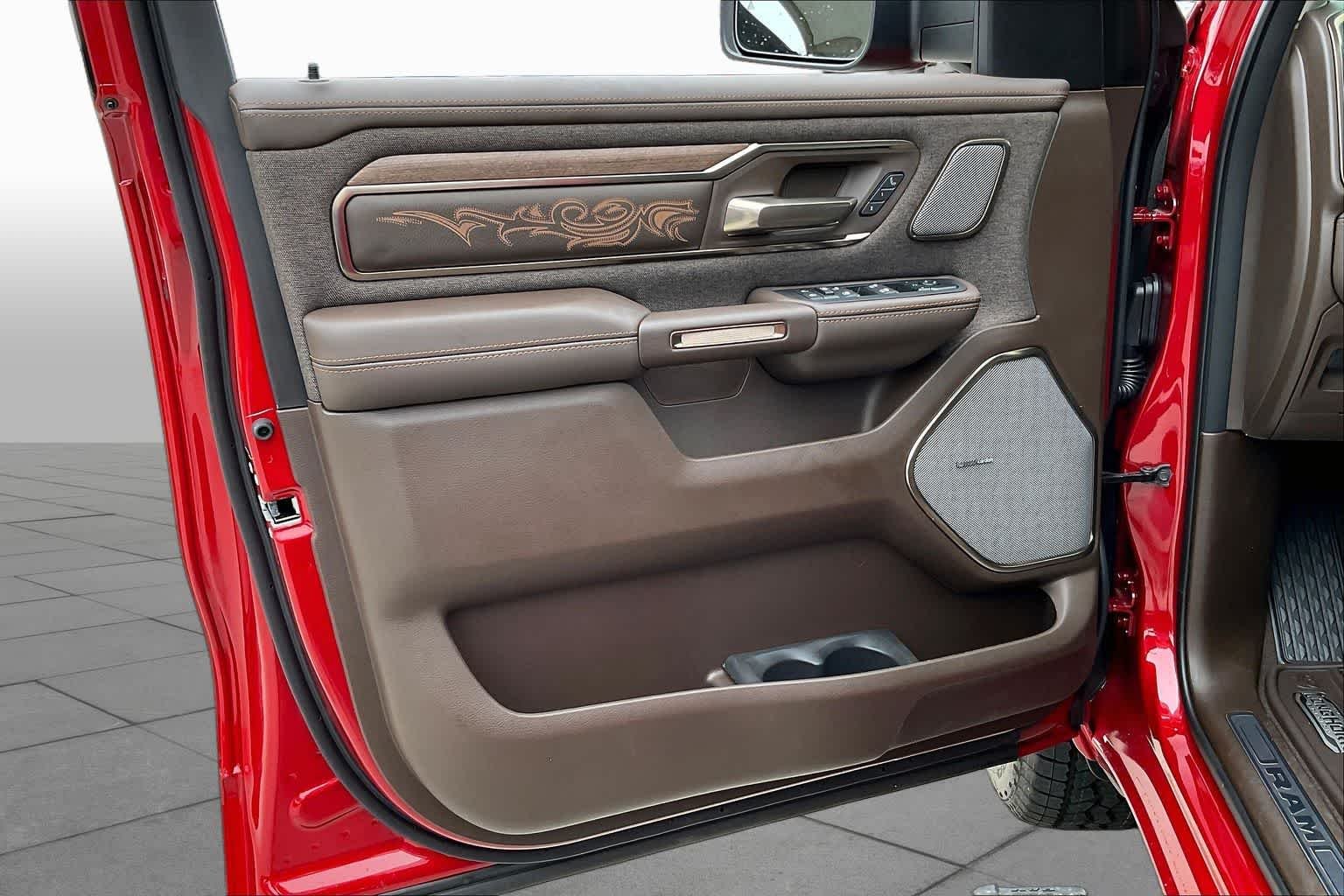New 2026 Molten Red Pearl-Coat Exterior Paint RAM Longhorn image 10