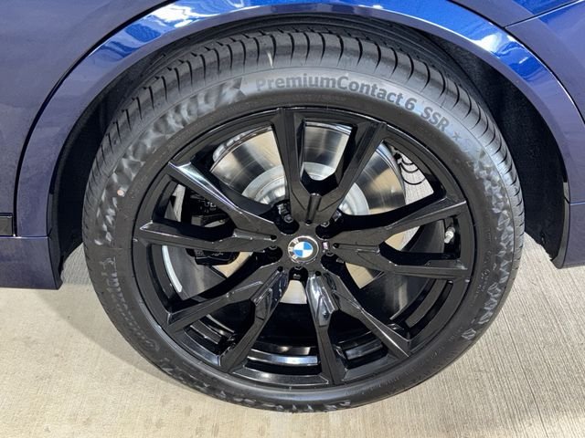 New 2027 Tanzanite Blue II Metallic BMW M60i image 25