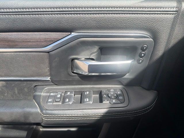 Used 2025 Granite Crystal Clearcoat Metallic Ram Laramie image 17