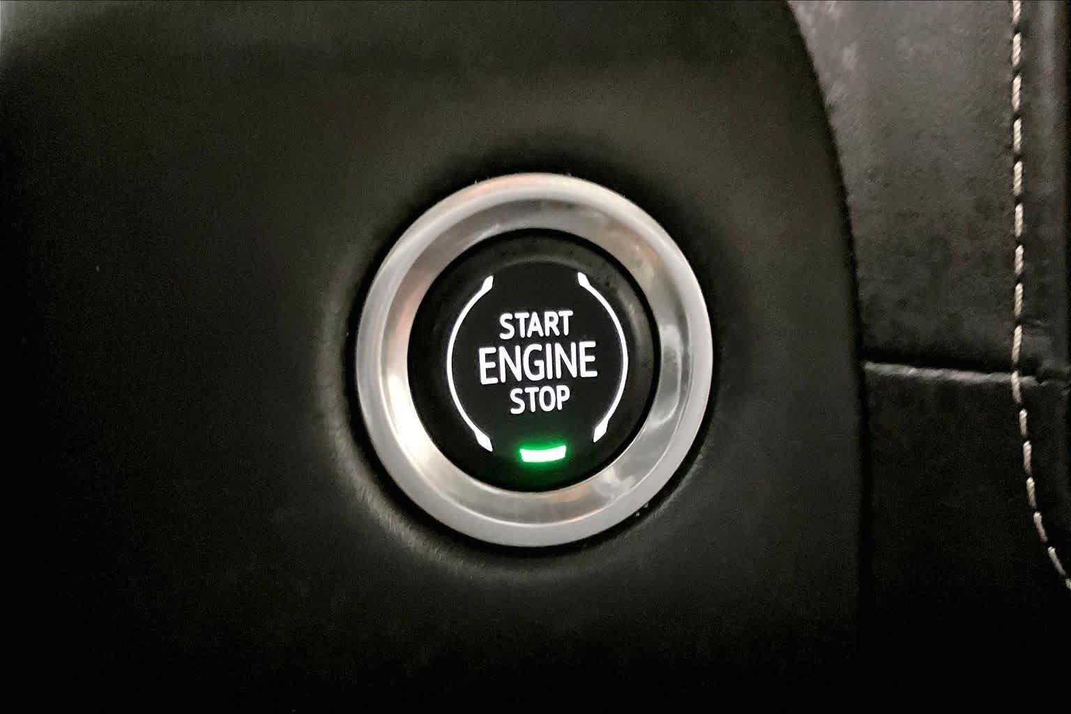 Used 2023 Sterling Metallic GMC Denali Ultimate image 31