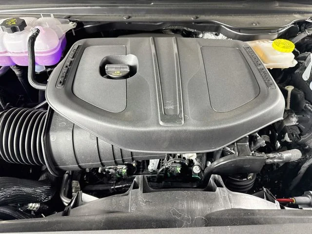Used 2025 Silver Ram Laramie image 30