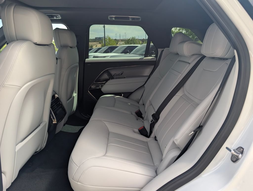 New 2026 Fuji White Land Rover SE image 19