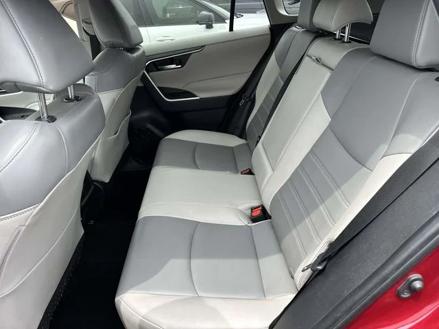 Used 2021 Red Toyota XLE Premium image 22