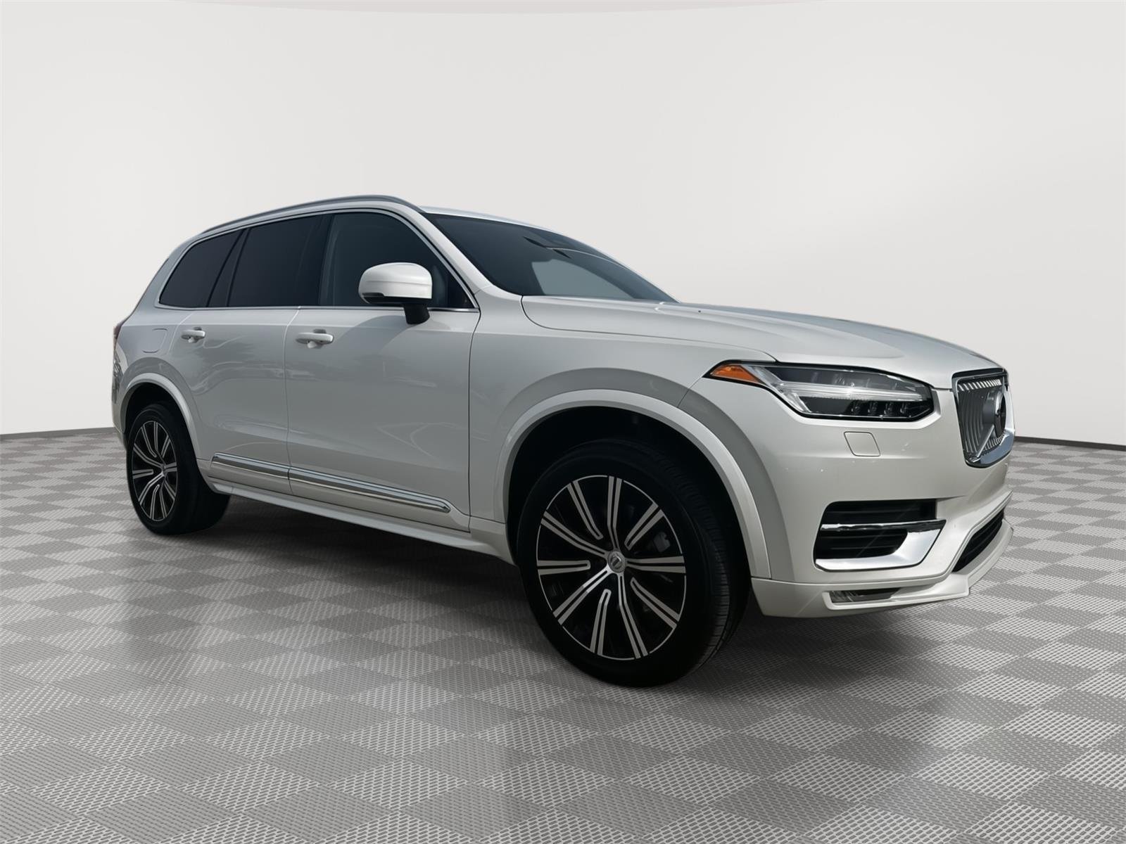 2024 Volvo XC90 B5 Core Bright theme 4WD's photo