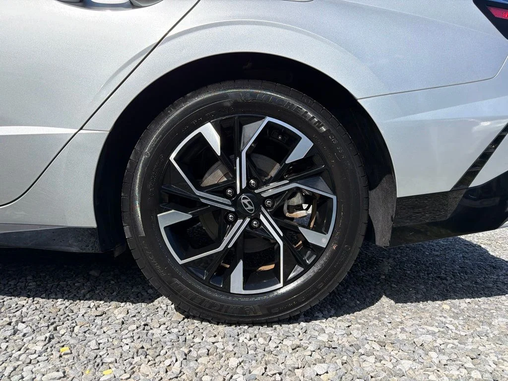 Used 2024 Silver Hyundai SEL image 7