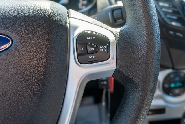 Used 2018 Magnetic Ford SE image 22