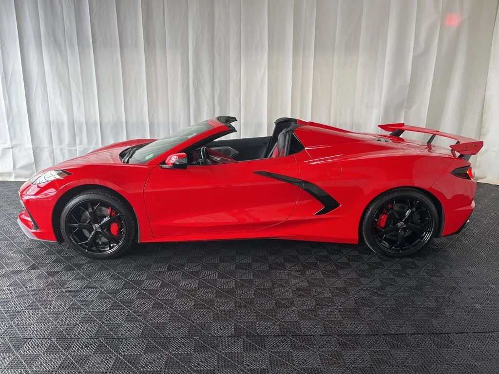 Used 2022 Red Chevrolet Stingray image 23
