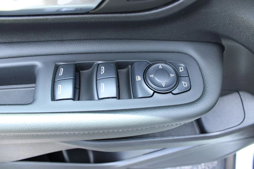 Used 2024 Summit White GMC SLE image 27