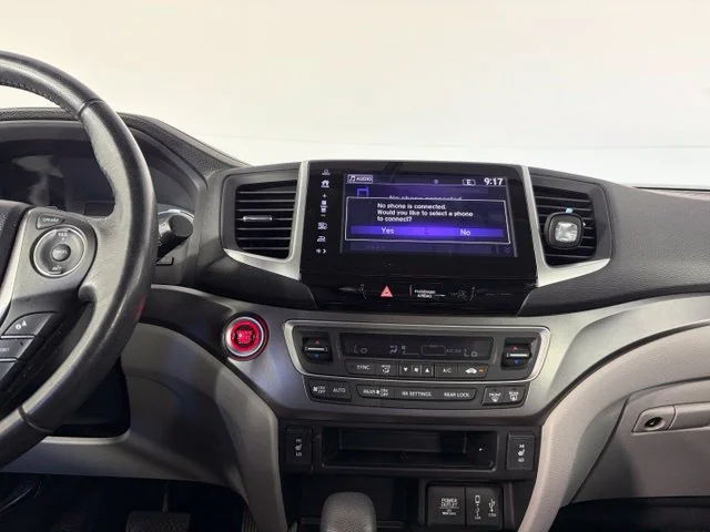 Used 2018 Silver Honda EX-L image 21