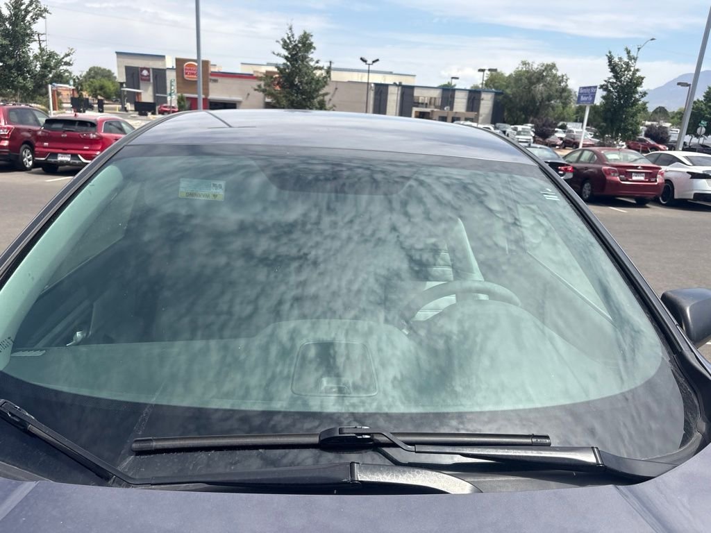 Used 2017  Honda LX image 3